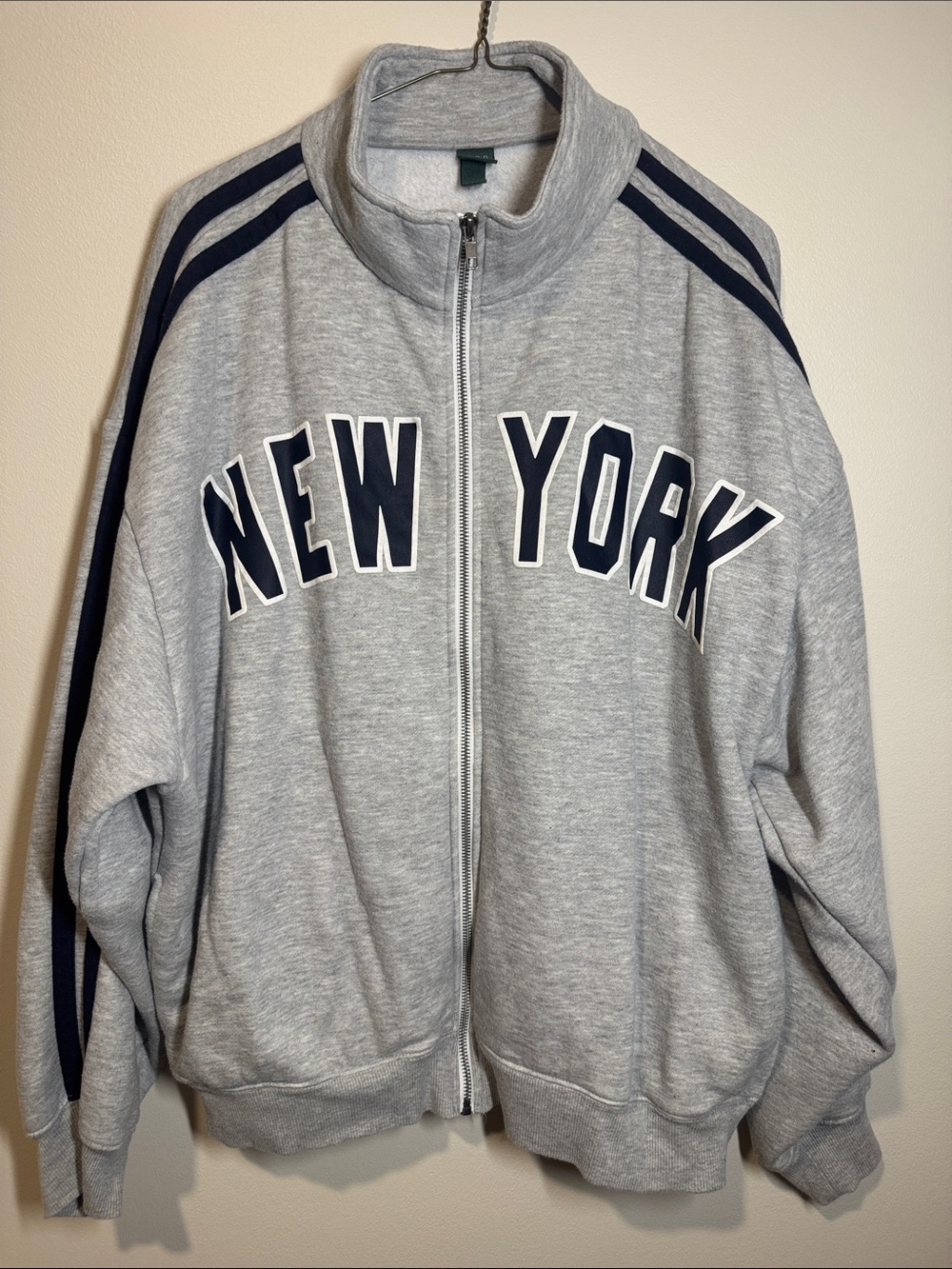 wild fable Light Gray Sweatshirt with Dark Green Label